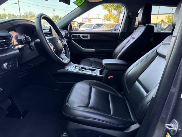 Used 2022 Ford Explorer XLT w/ Equipment Group 202A RWD image 9