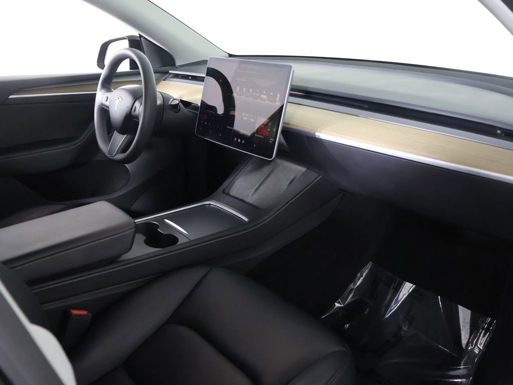Used 2024 Tesla Model Y Performance image 28
