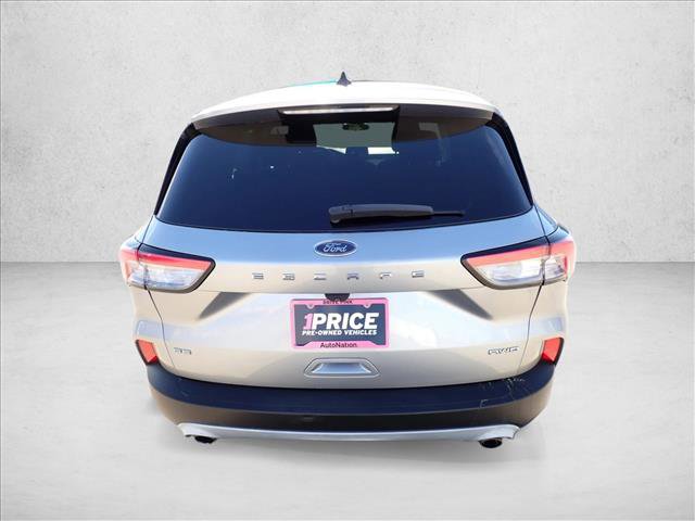 Used 2021 Ford Escape SE image 2