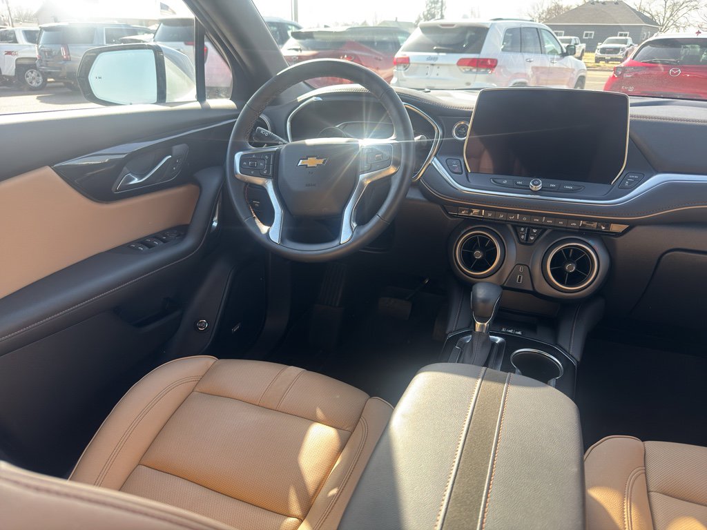 Used 2025 Chevrolet Blazer Premier AWD/4WD image 19