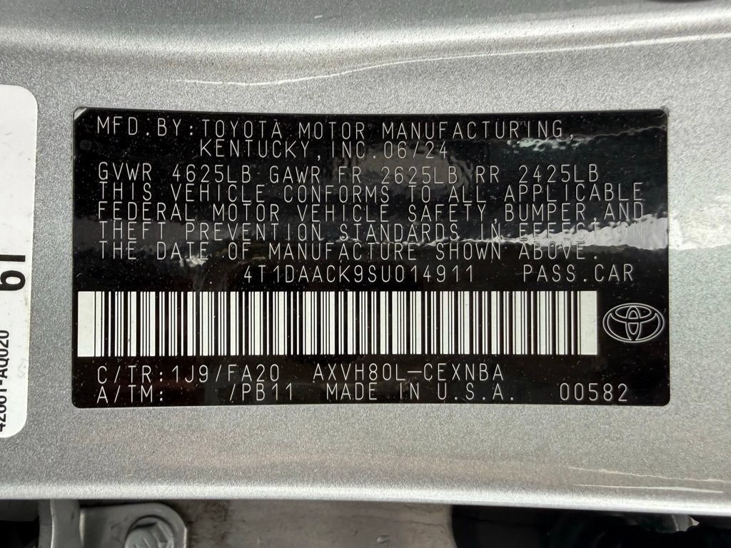 Used 2025 Toyota Camry LE FWD image 32