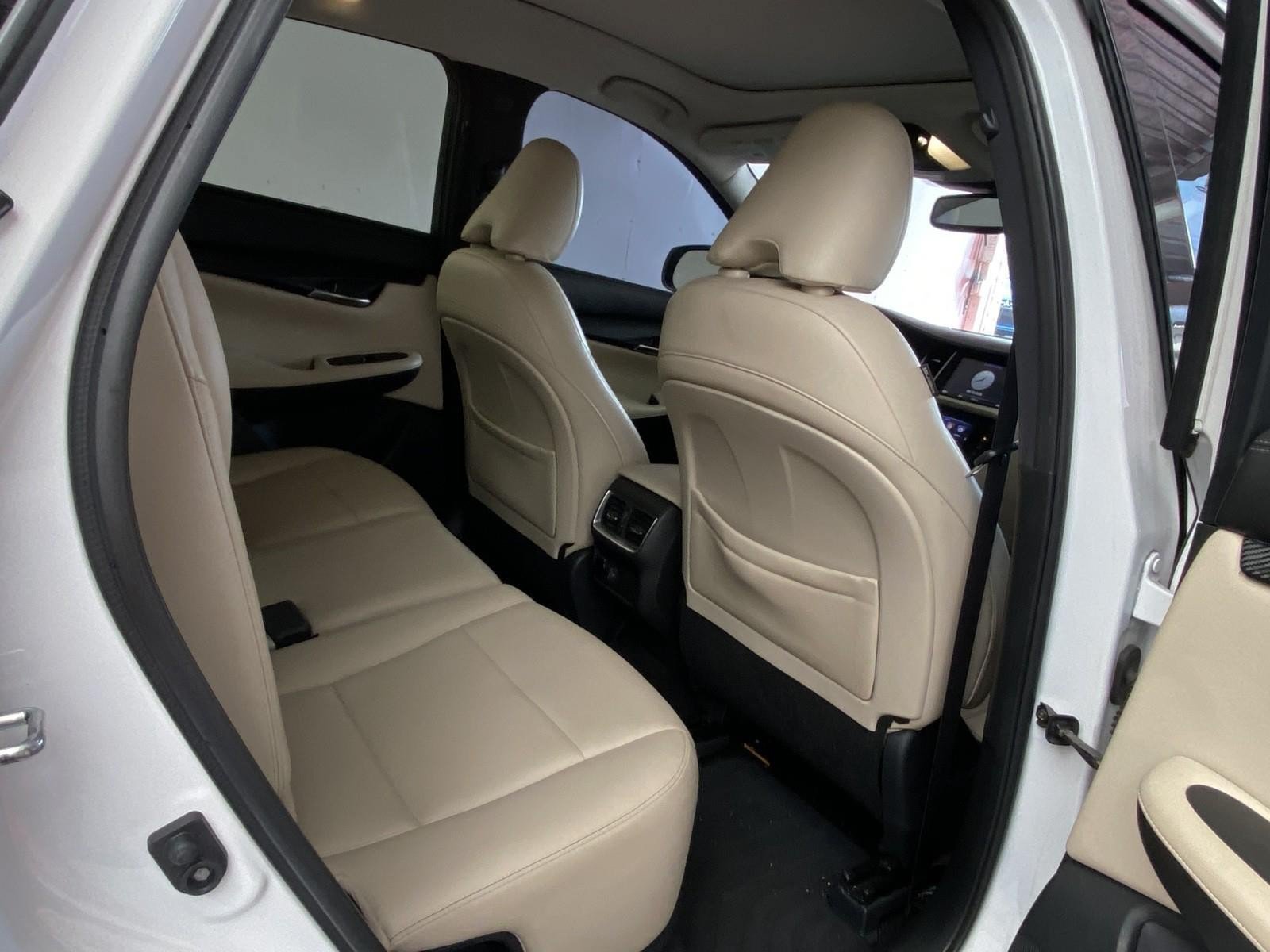 Used 2019 INFINITI QX50 Luxe AWD/4WD image 11