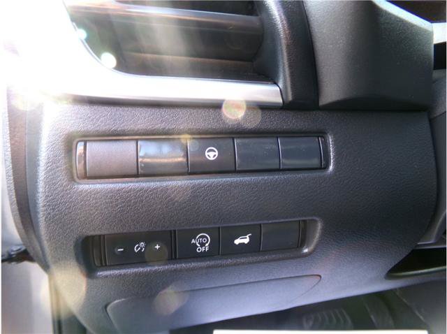 Used 2025 Nissan Rogue SV AWD/4WD image 4