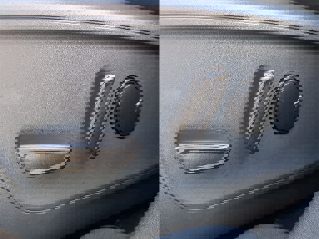 New 2025 Ford Maverick Lariat w/ Black Appearance Package image 18