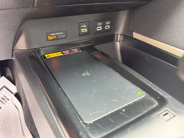Used 2025 Toyota Camry LE AWD/4WD image 18