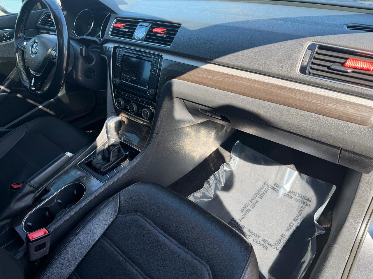 Used 2017 Volkswagen Passat 1.8T SE FWD image 46