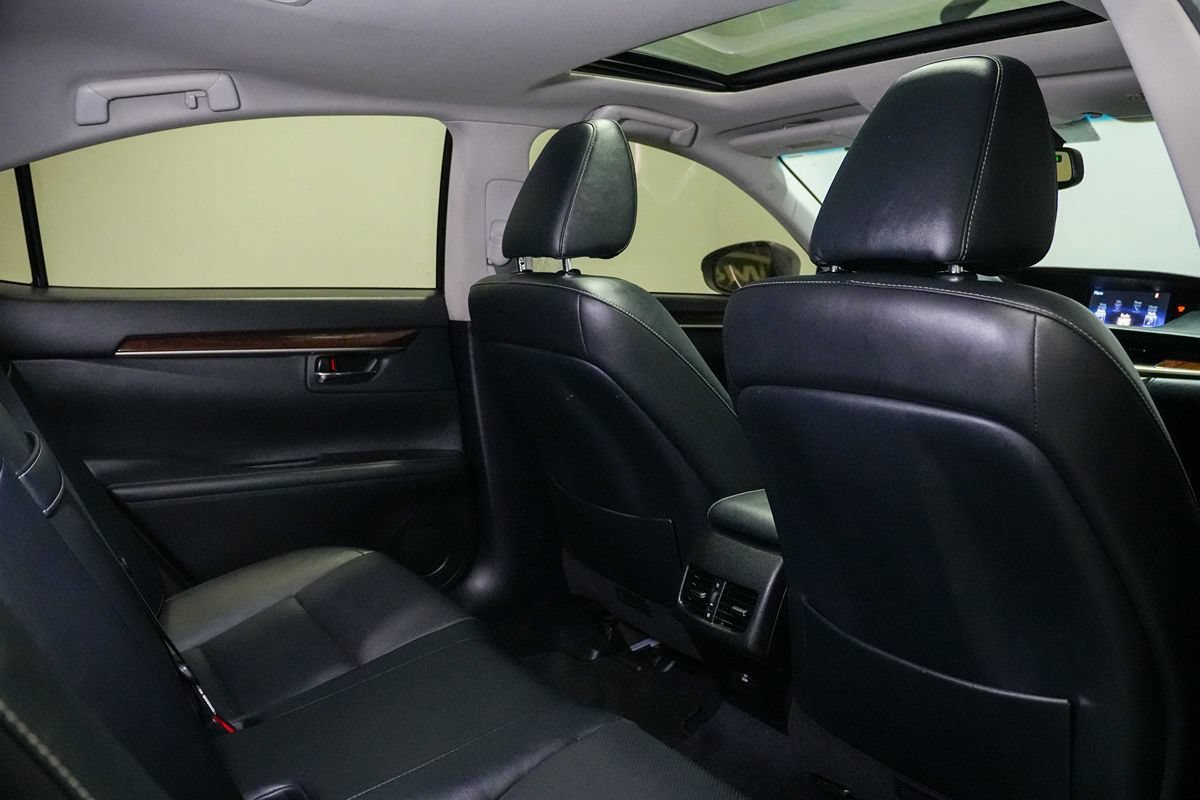 Used 2015 Lexus ES 350 w/ Premium Package FWD image 22