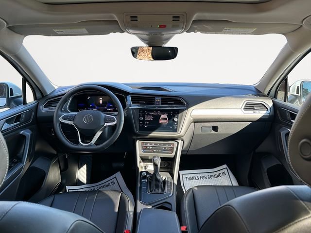 Used 2023 Volkswagen Tiguan SE w/ Panoramic Sunroof Package image 10