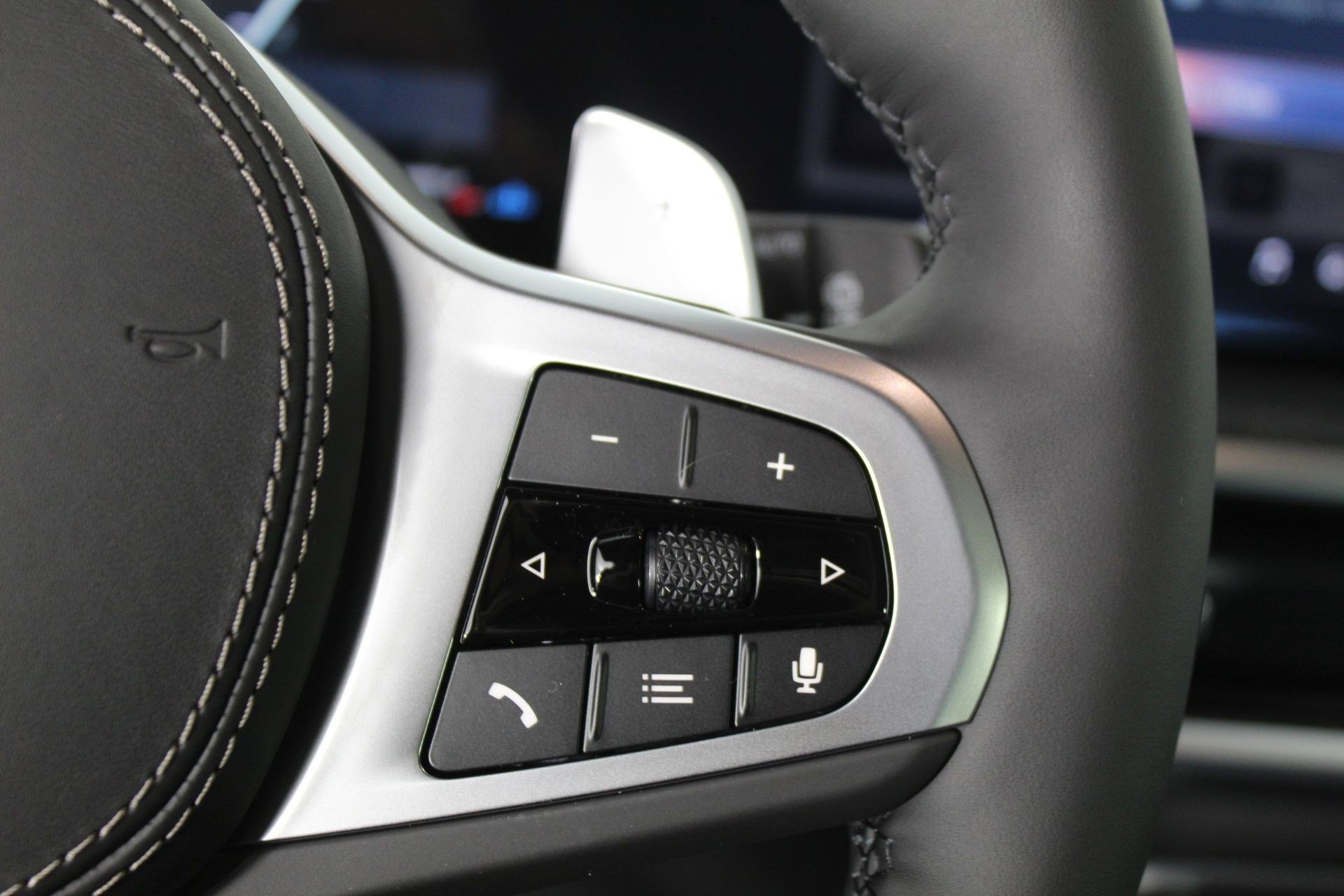 New 2026 BMW X5 xDrive40i w/ M Sport Package AWD/4WD image 28