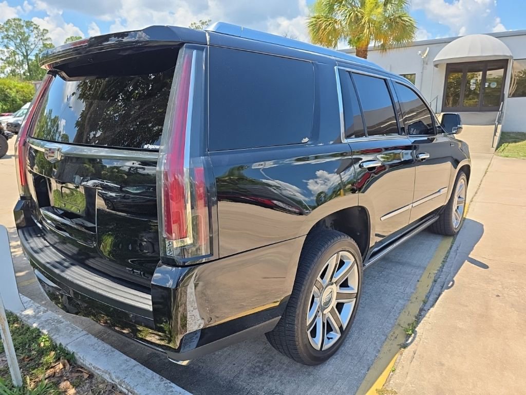Used 2019 Cadillac Escalade Premium Luxury RWD image 4
