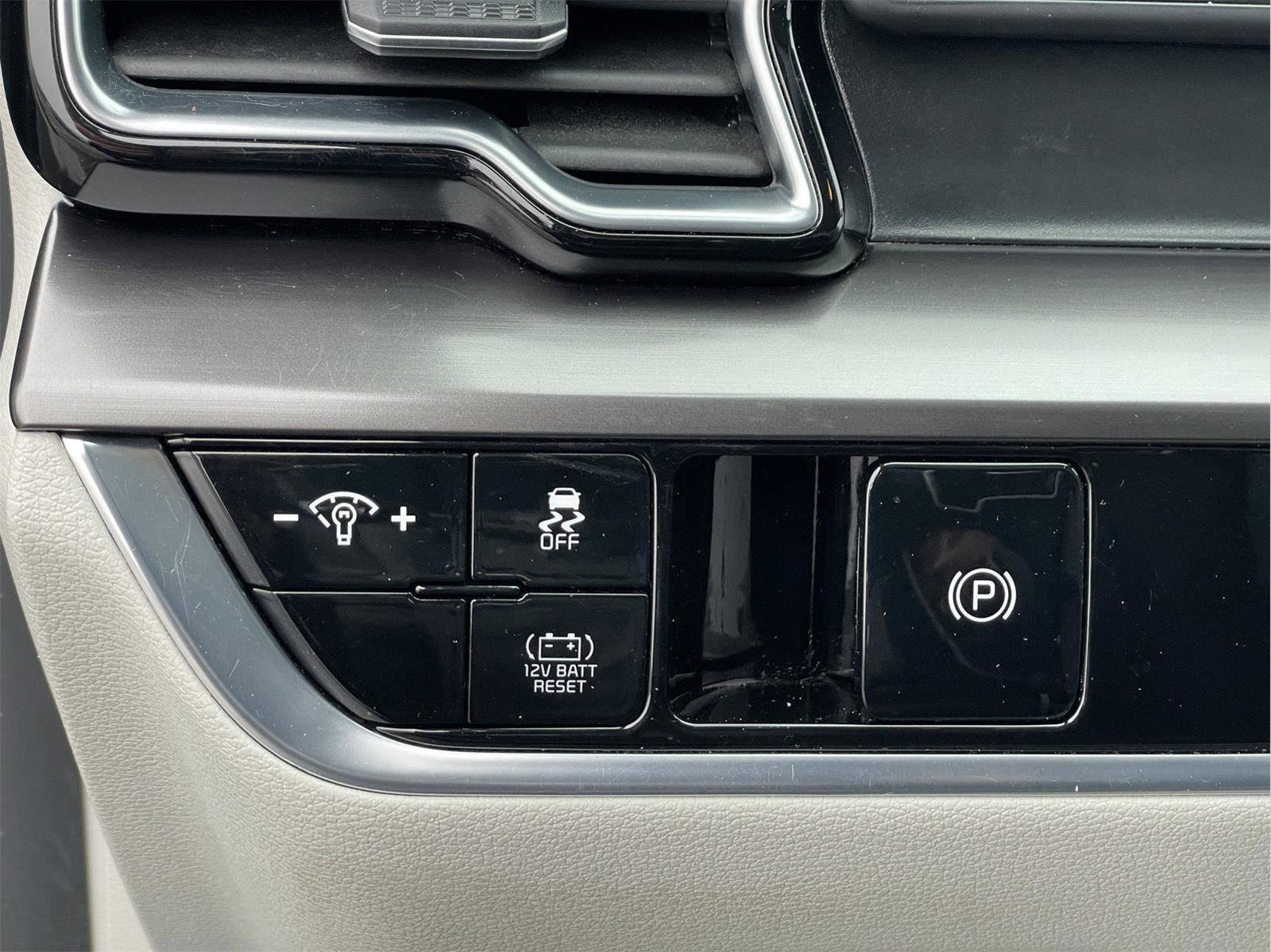 Used 2023 Kia Sportage EX image 24