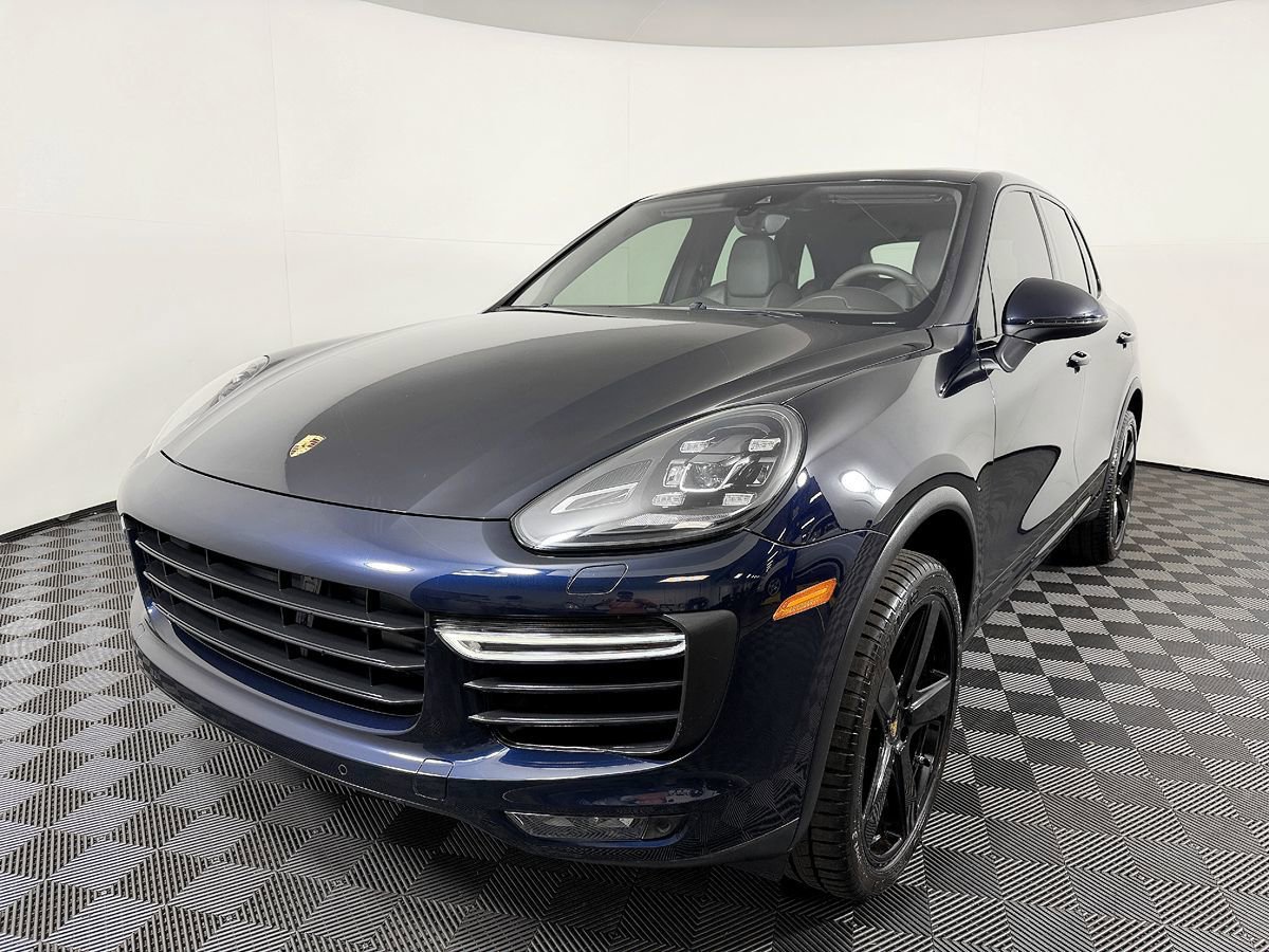 Used 2016 Porsche Cayenne Turbo AWD/4WD image 3