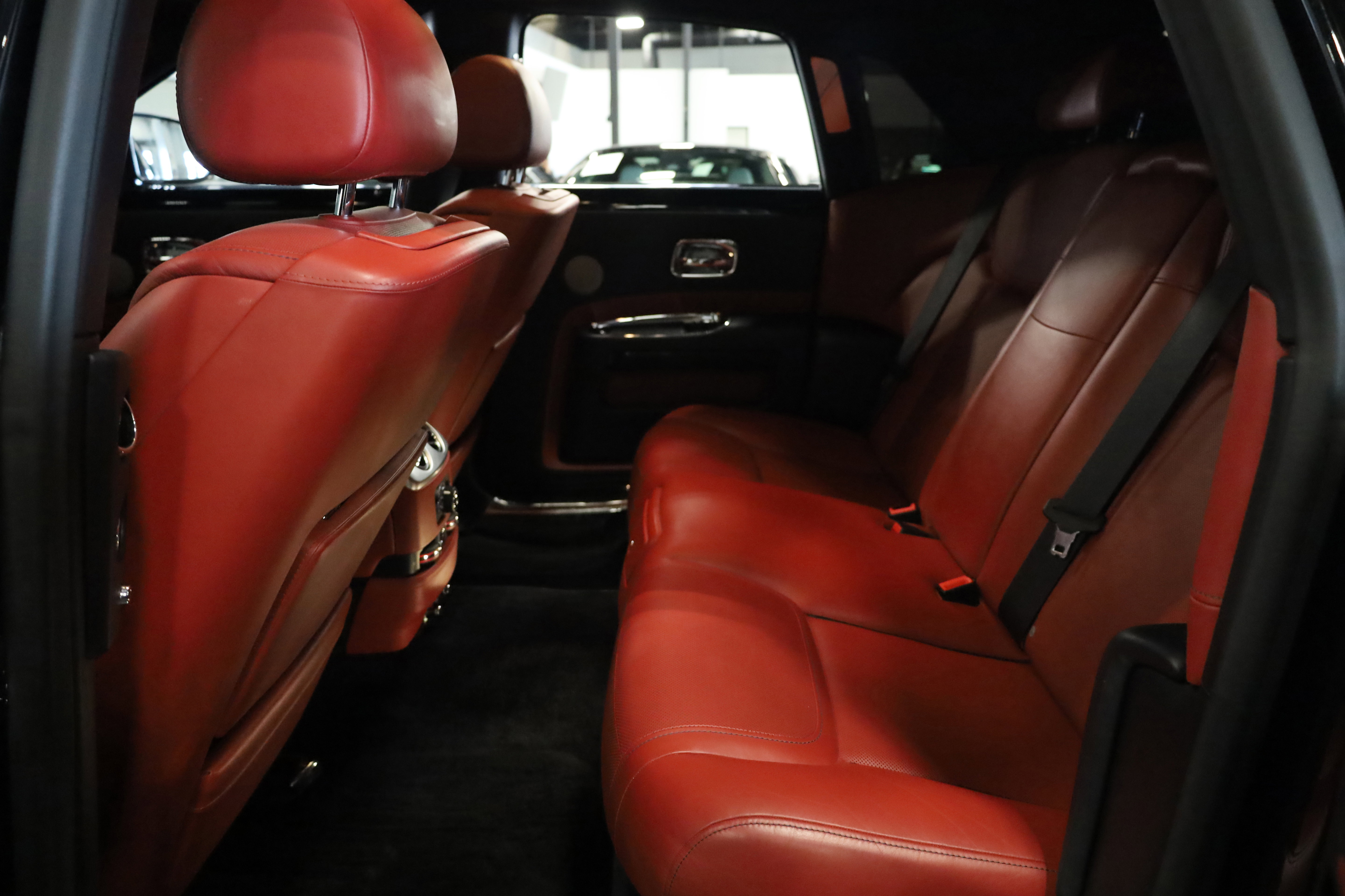 Used 2017 Rolls-Royce Ghost image 39