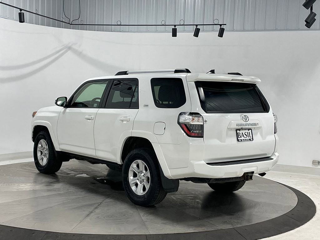 Used 2022 Toyota 4Runner SR5 Premium w/ Moonroof Package AWD/4WD image 13
