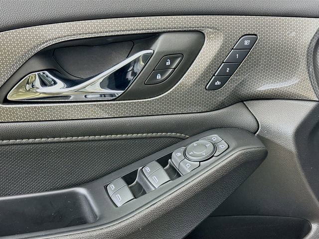 Used 2024 Chevrolet Traverse Premier w/ Redline Edition image 21