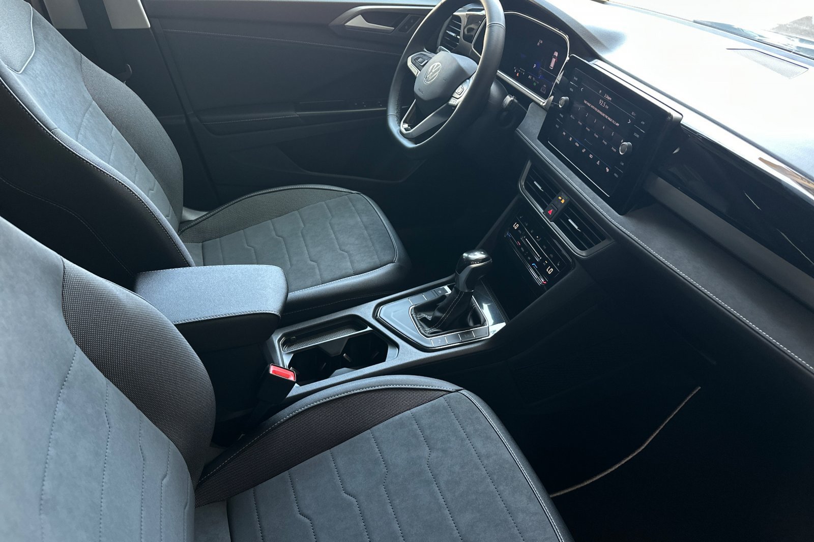 New 2026 Volkswagen Taos SE FWD image 14