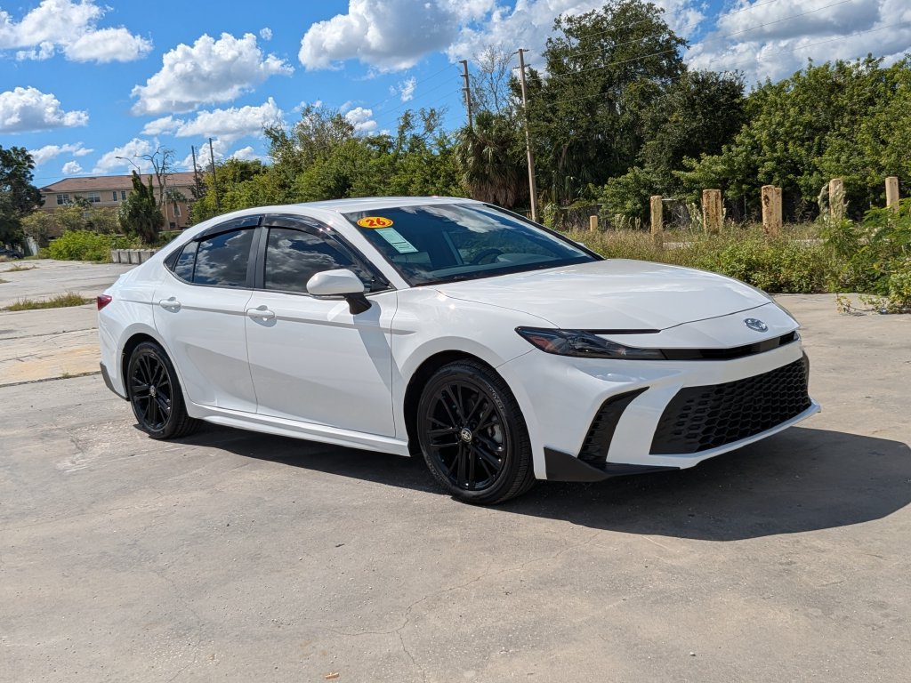 Used 2026 Toyota Camry SE FWD image 2