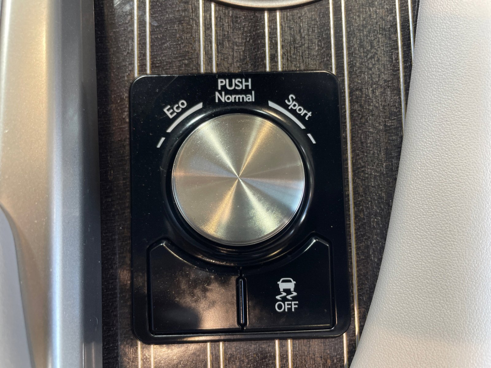 Used 2020 Lexus RX 350 FWD w/ Luxury Package image 31