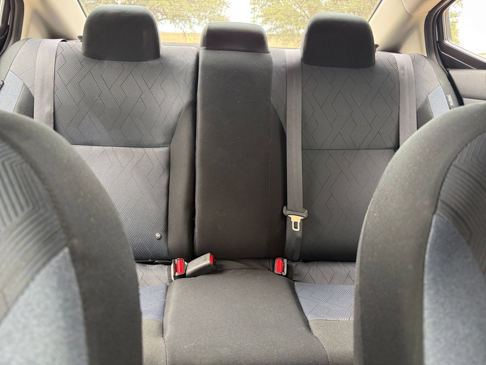 Used 2025 Nissan Versa SV FWD image 33