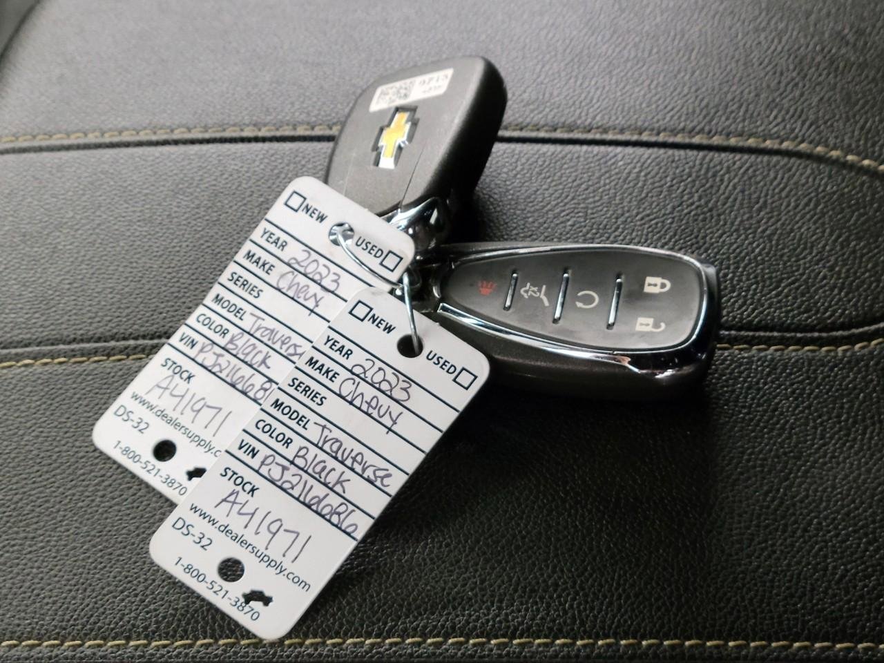 Used 2023 Chevrolet Traverse LT w/ LT Premium Package image 31