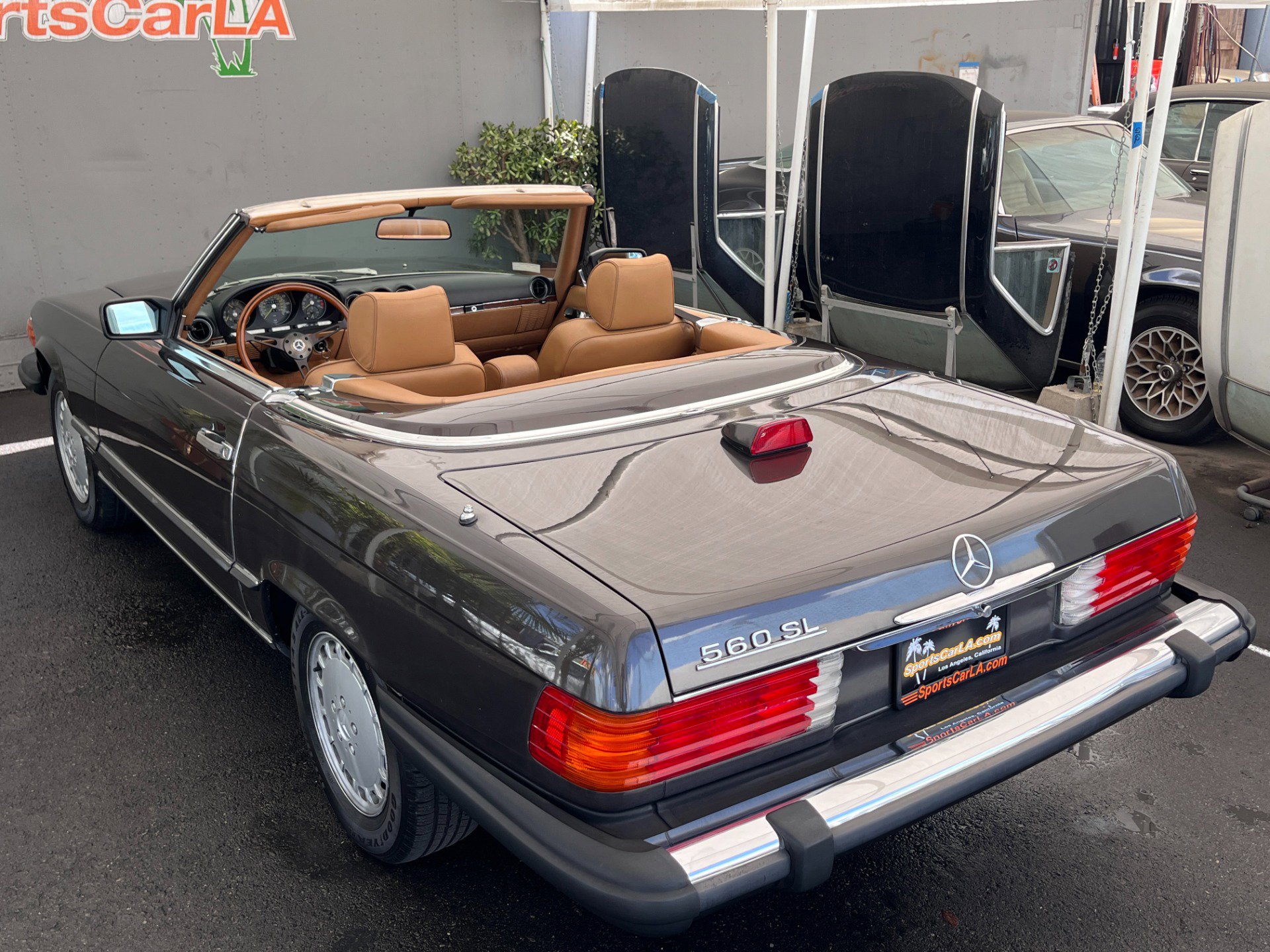 Used 1987 Mercedes-Benz 560 SL image 12
