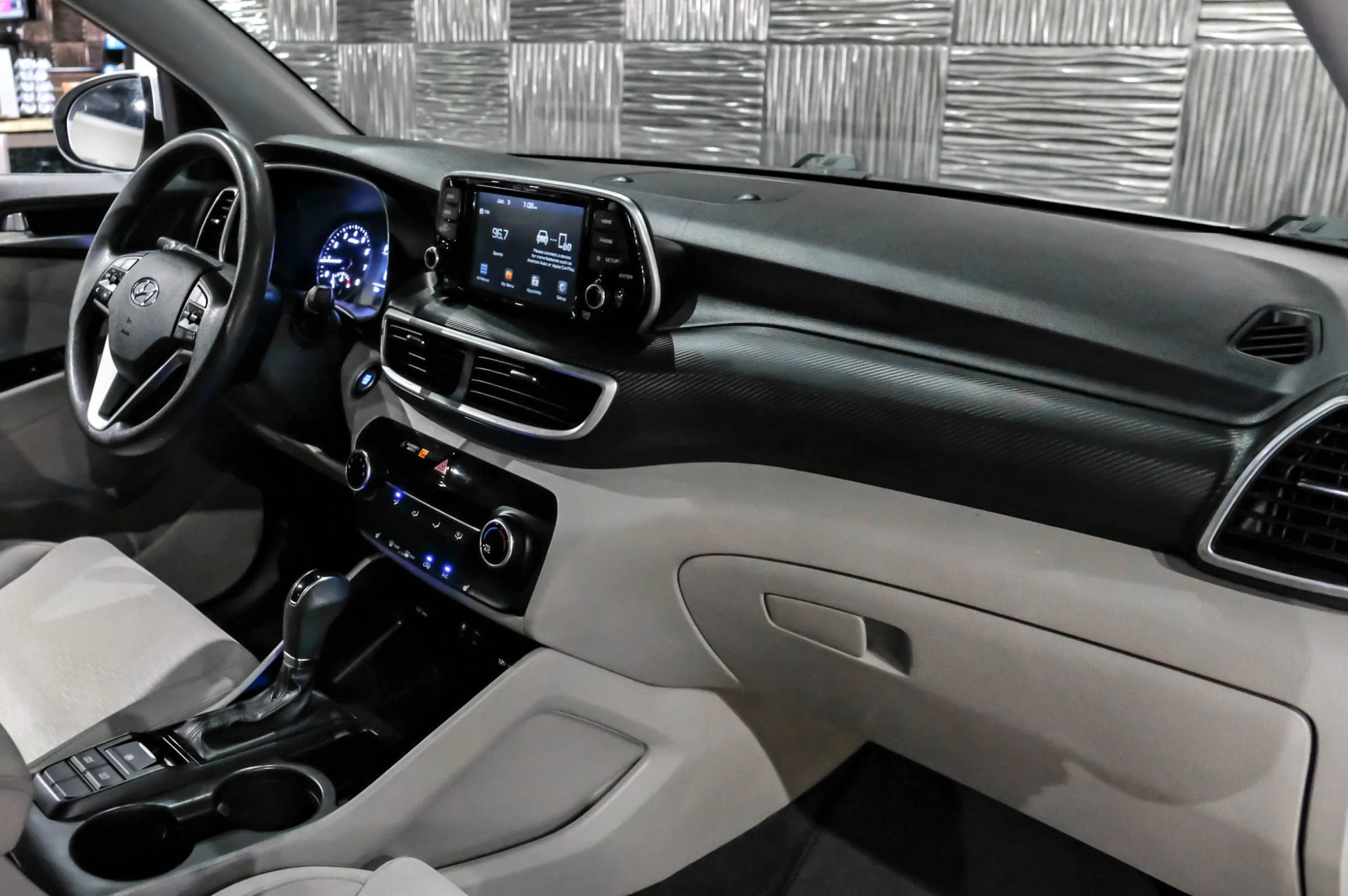 Used 2019 Hyundai Tucson Value FWD image 18