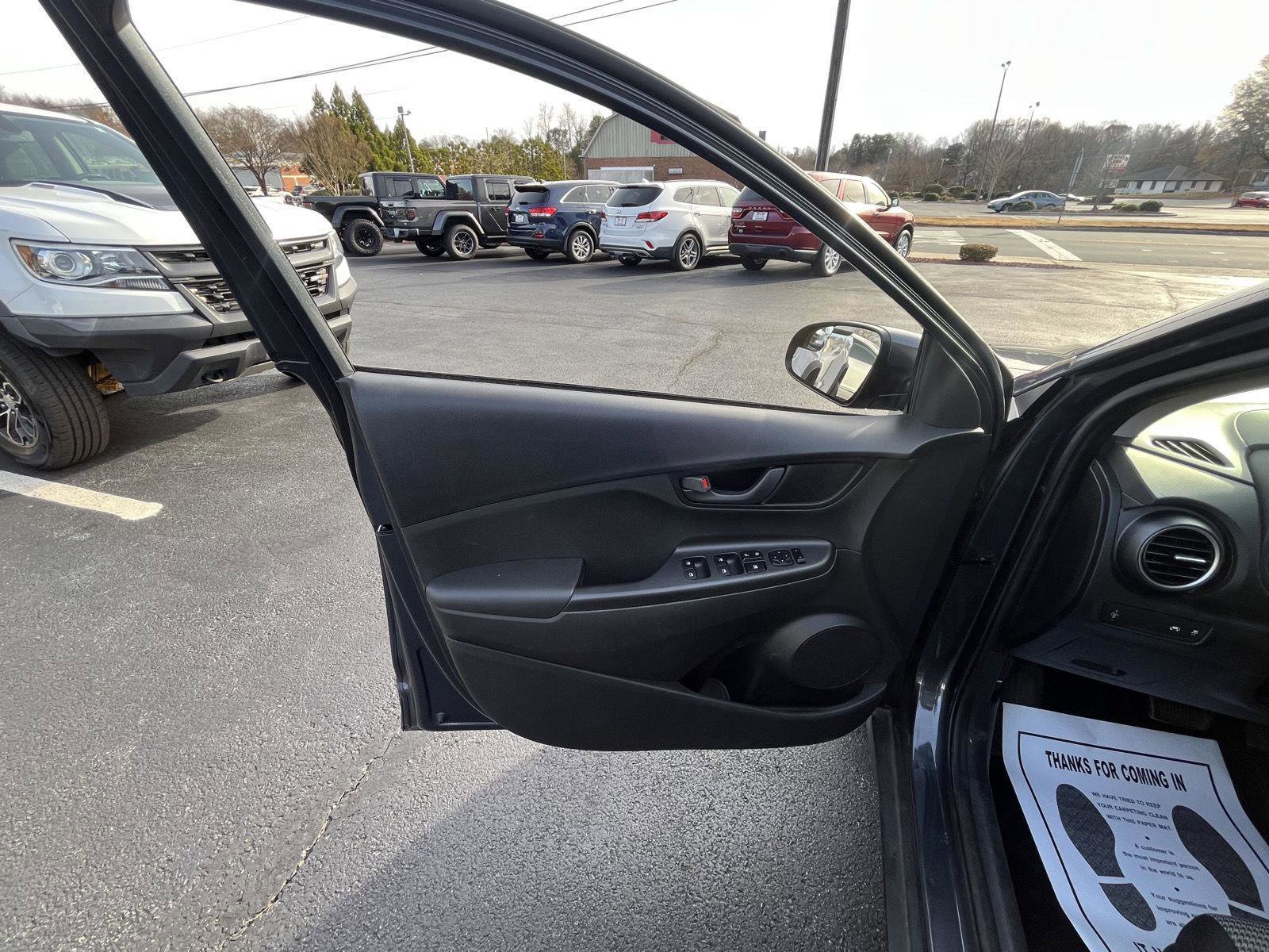 Used 2019 Hyundai Kona SE image 7