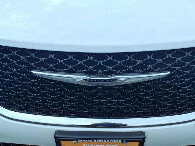 Certified 2024 Chrysler Pacifica Touring-L FWD image 12
