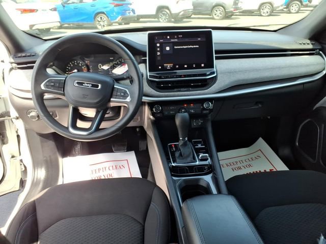 Used 2023 Jeep Compass Sport image 10