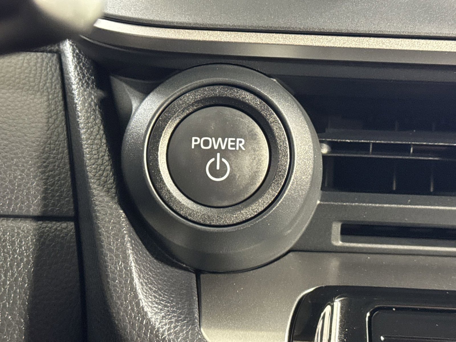 Used 2024 Toyota Prius LE image 34