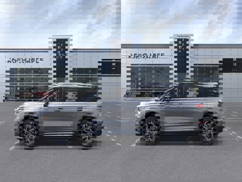 New 2026 Lincoln Corsair Premiere image 3