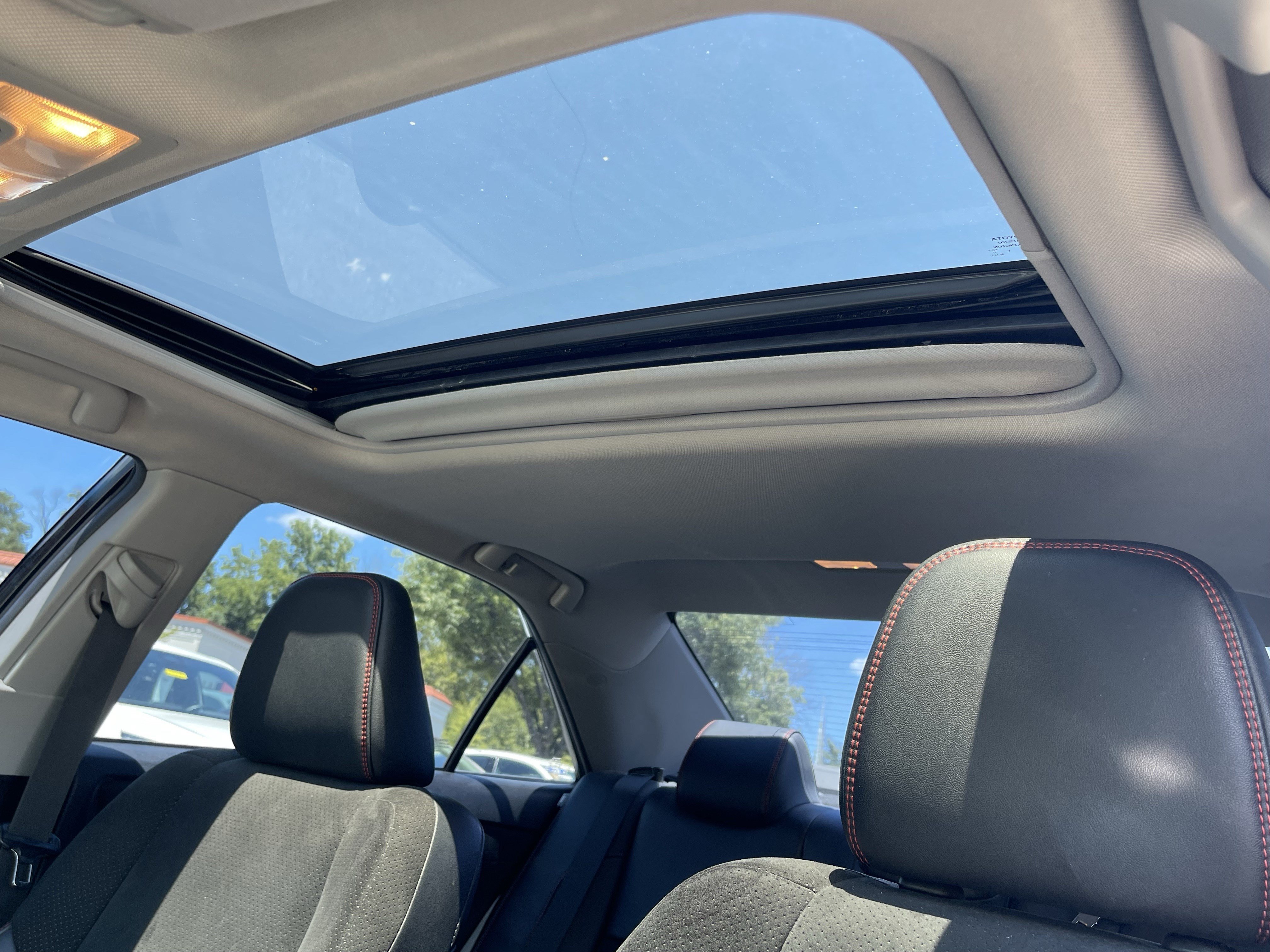 Used 2017 Toyota Camry XSE w/ Moonroof Package FWD image 9