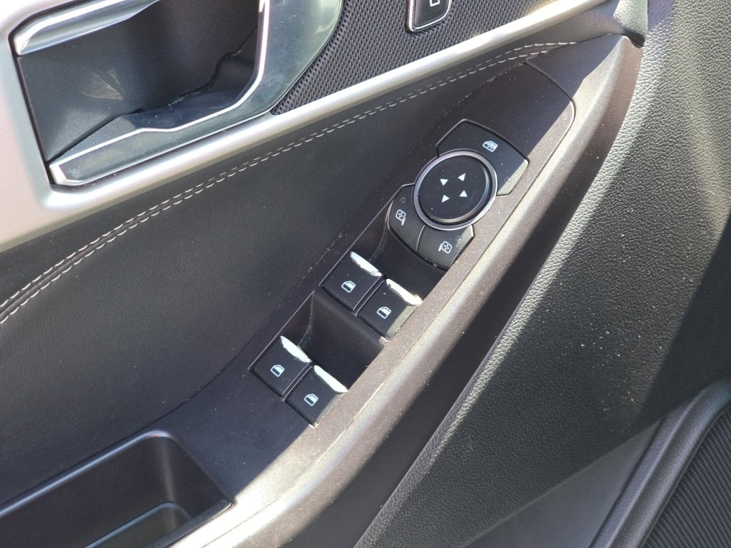 Used 2020 Ford Explorer XLT w/ Equipment Group 202A image 31