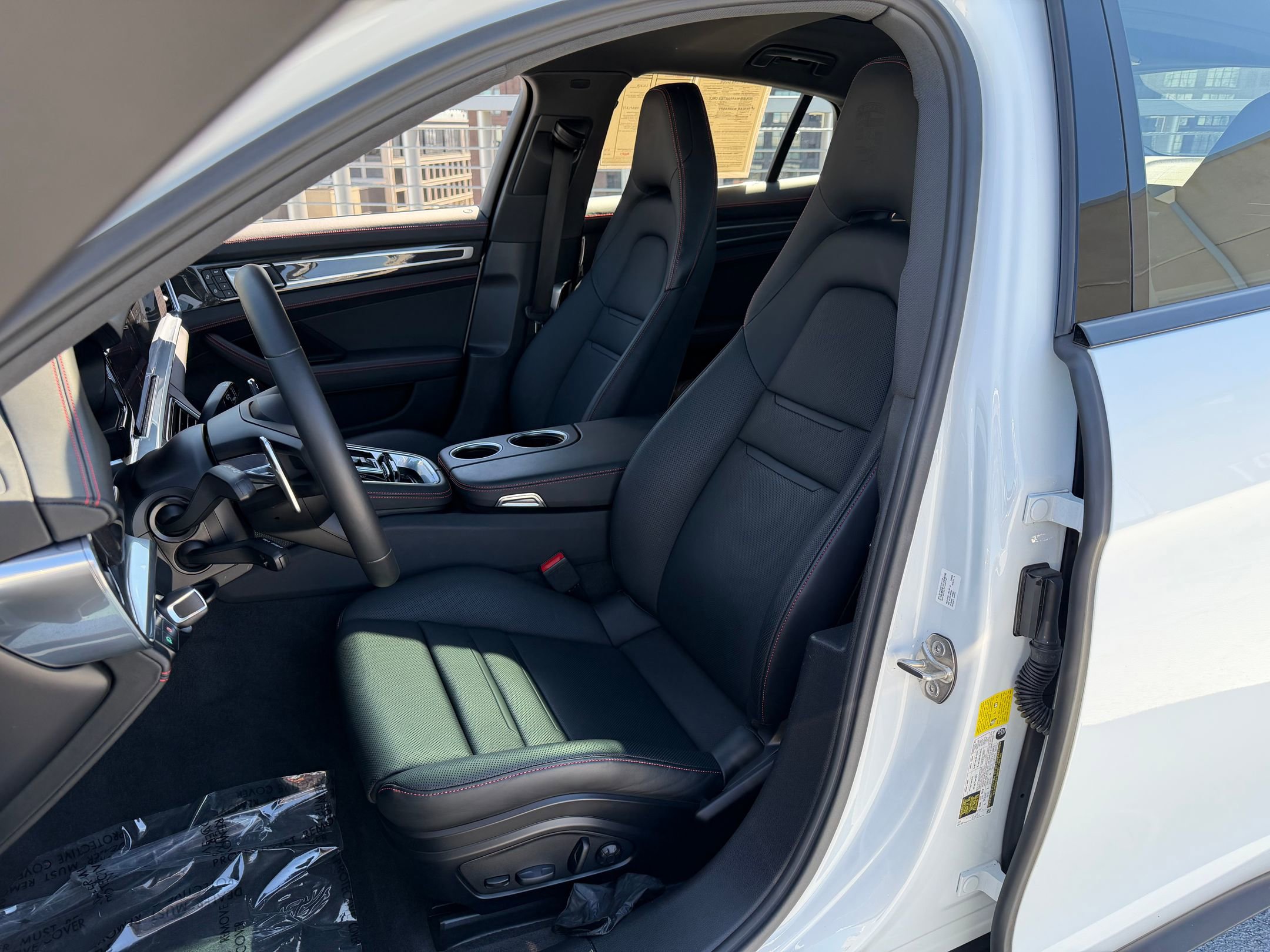 Certified 2023 Porsche Panamera 4 Platinum Edition image 5