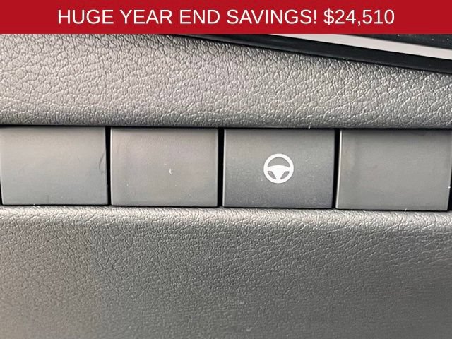 New 2025 Nissan Kicks SR AWD/4WD image 17