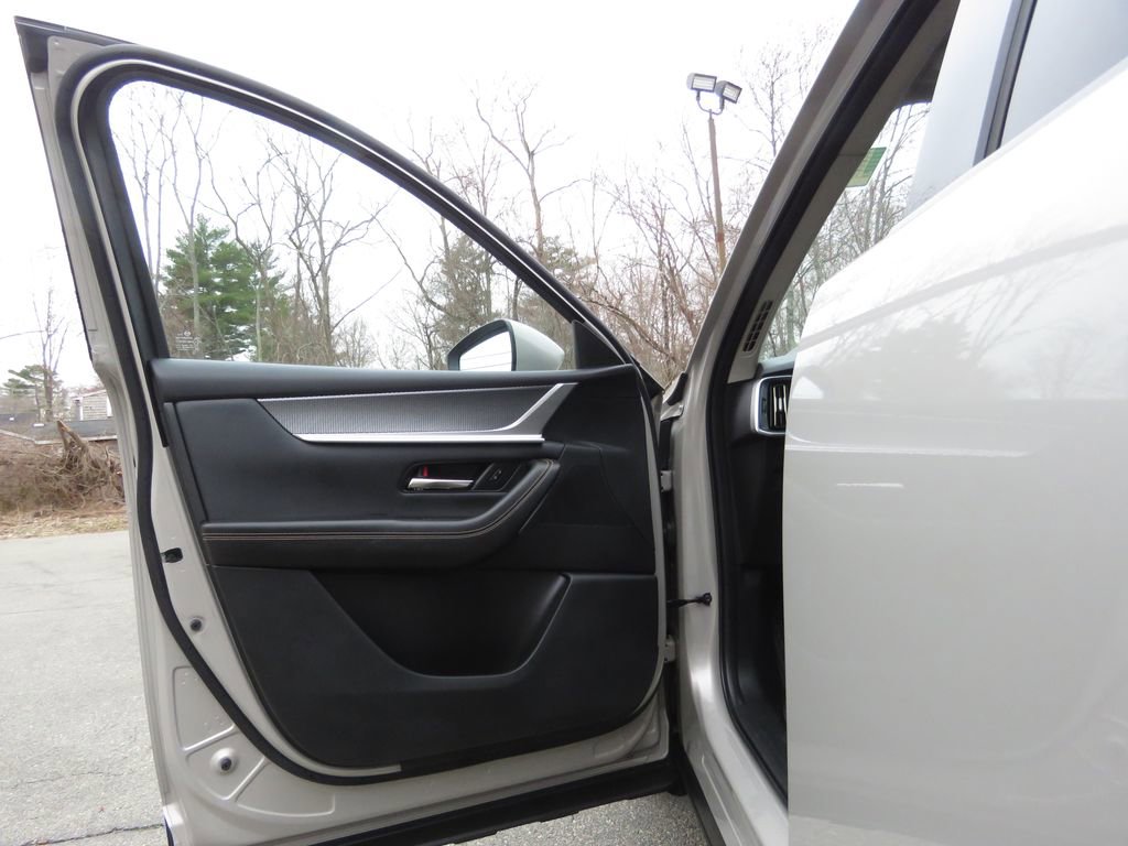 Used 2024 MAZDA CX-90 Plug-In Hybrid w/ Preferred image 9