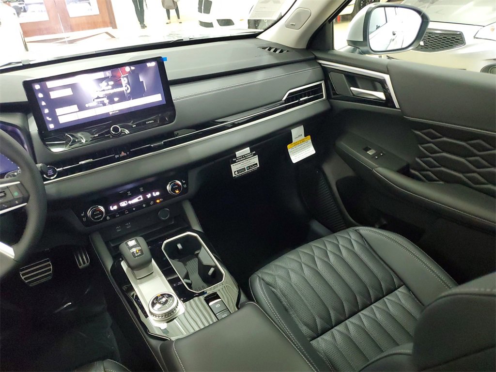 New 2025 Mitsubishi Outlander SEL image 17