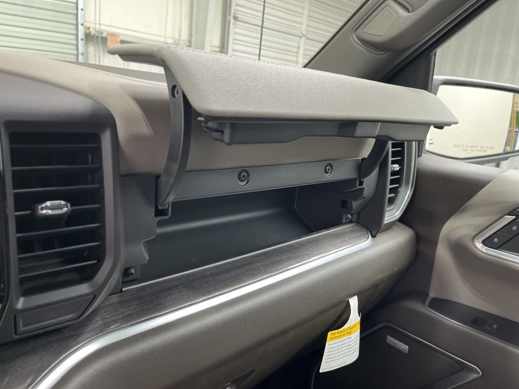 Used 2026 Chevrolet Silverado 1500 LTZ AWD/4WD image 28