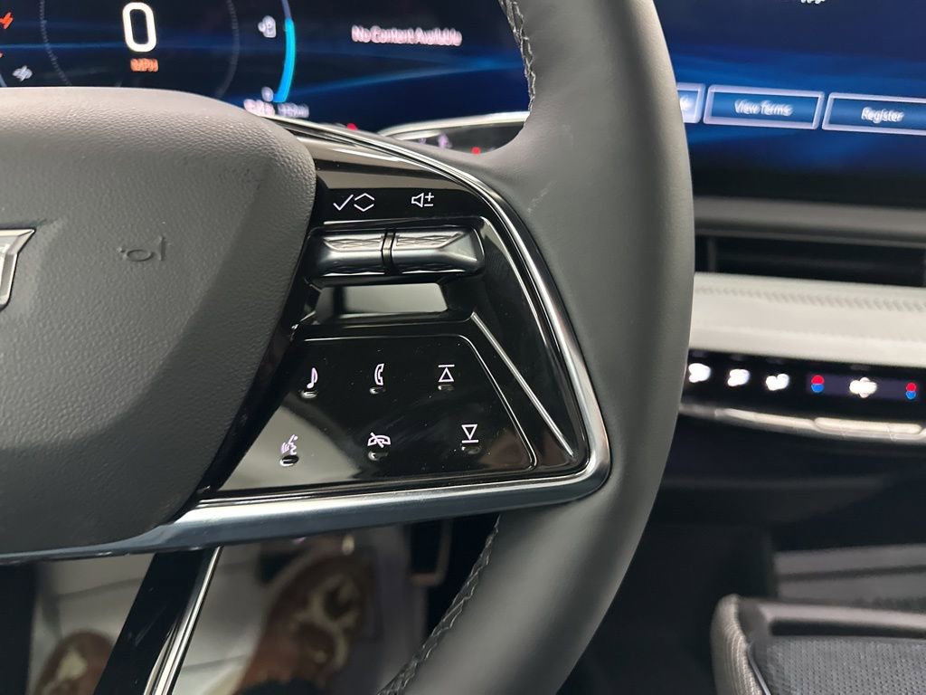 New 2026 Cadillac Optiq Luxury 1 image 33