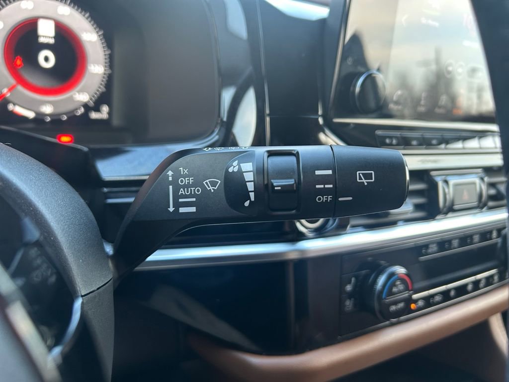 Used 2023 Nissan Pathfinder Platinum AWD/4WD image 23