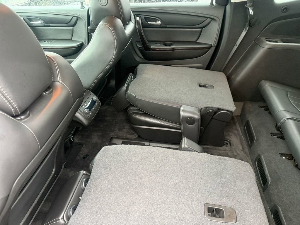 Used 2016 Chevrolet Traverse LTZ image 16