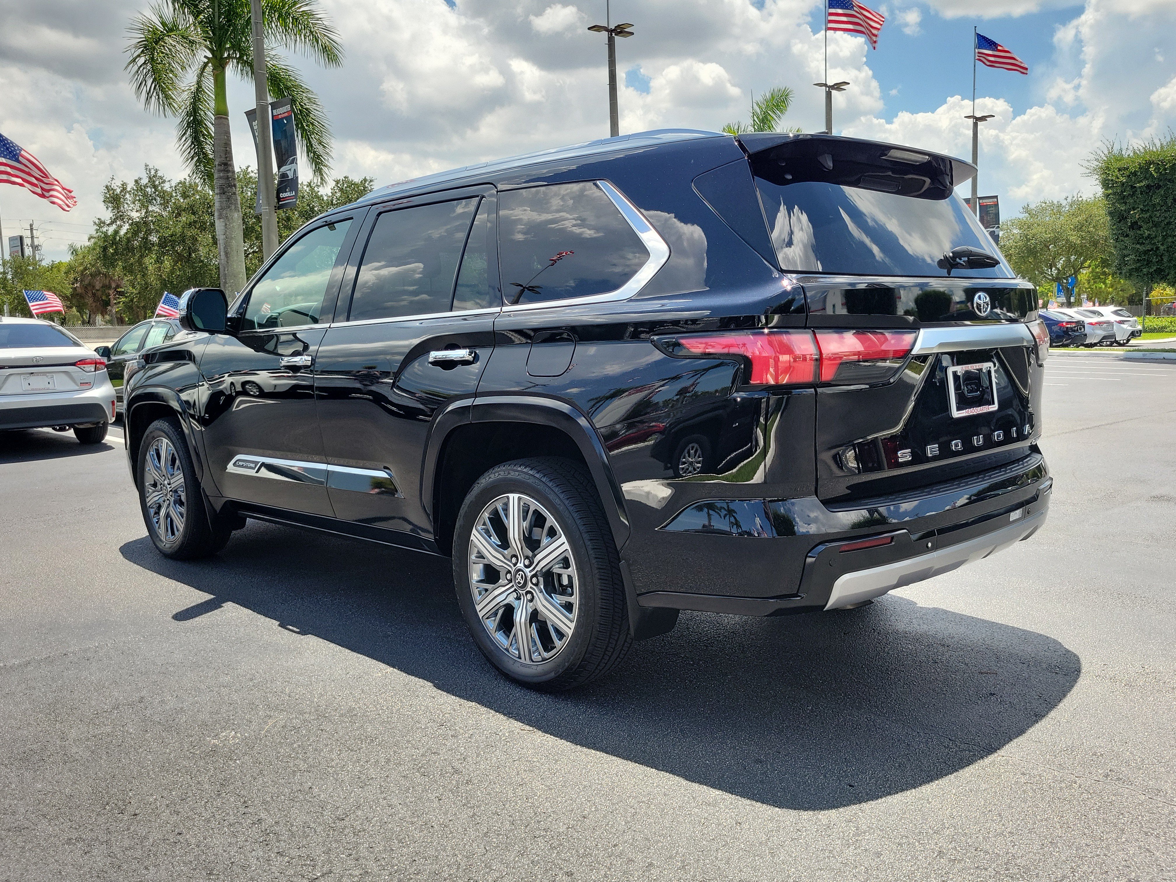 Used 2025 Toyota Sequoia Capstone AWD/4WD image 8