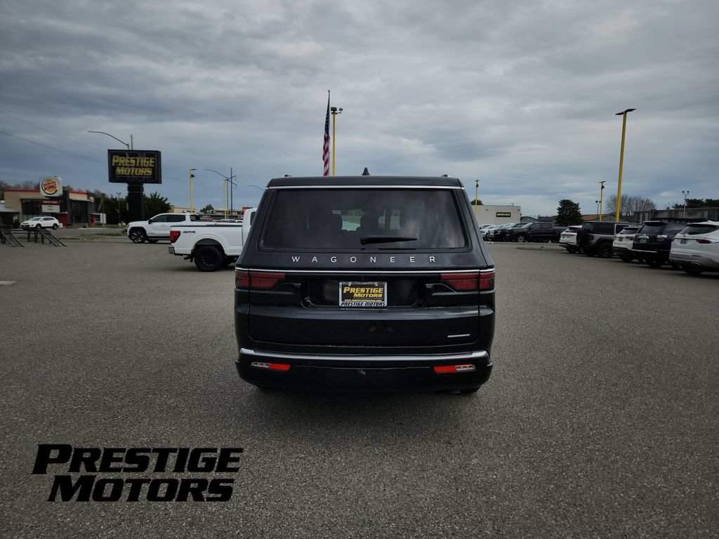 Used 2024 Jeep Wagoneer L Series II w/ Flexible Seating Group AWD/4WD image 6