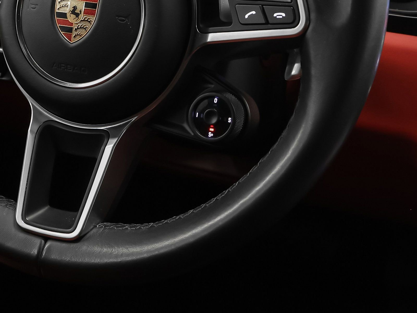 Certified 2022 Porsche Cayenne Platinum Edition image 34