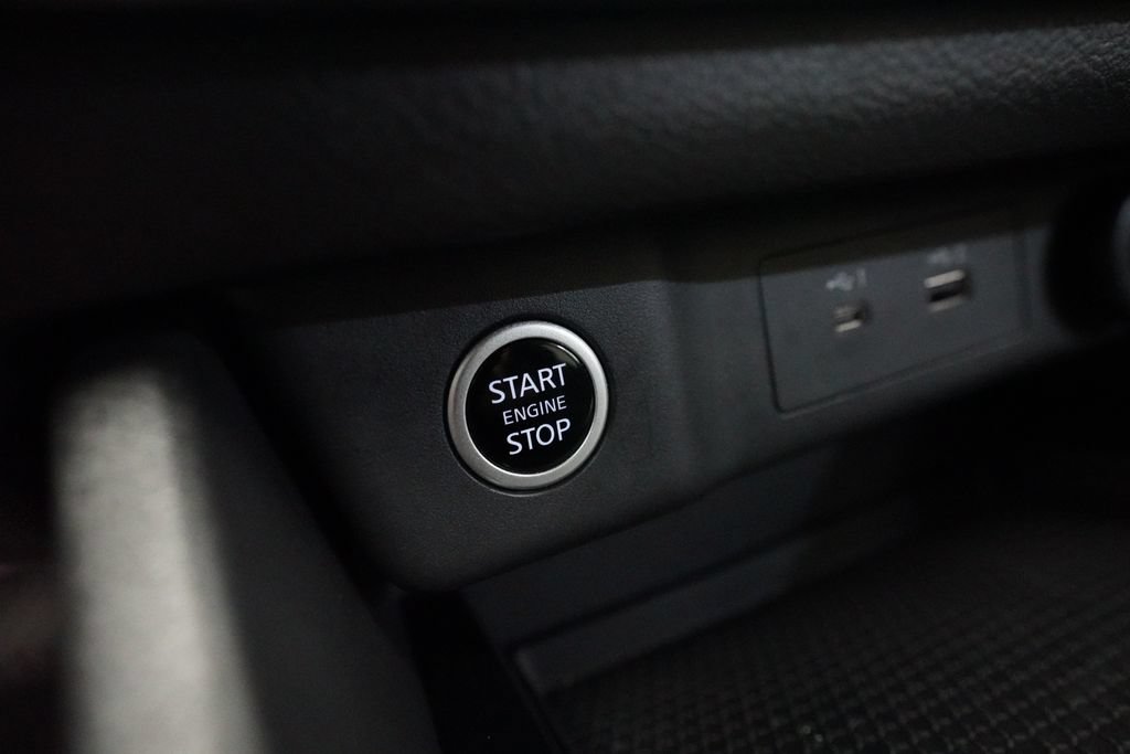 Used 2023 Nissan Rogue S AWD/4WD image 29