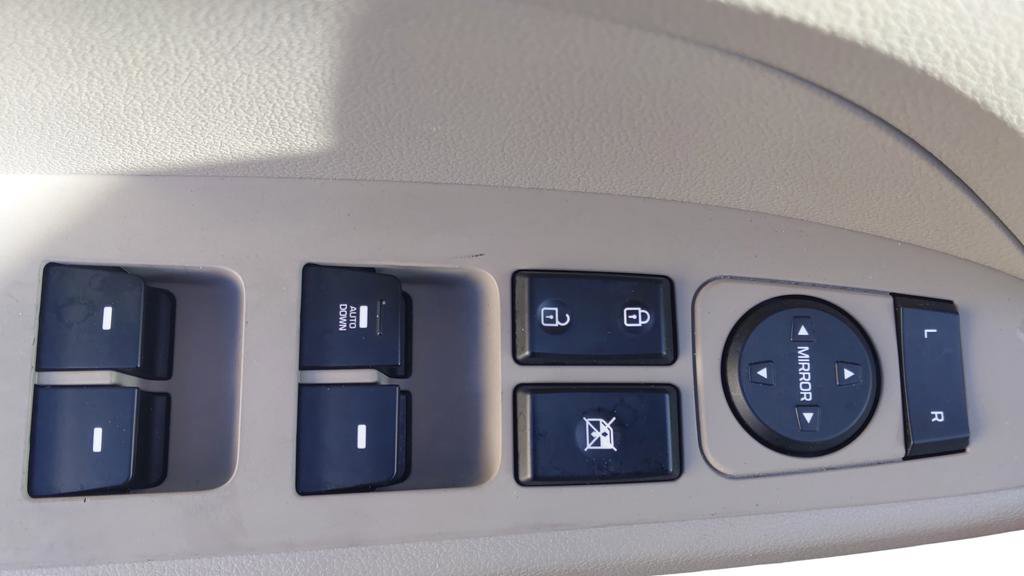 Used 2020 Hyundai Elantra SE image 16