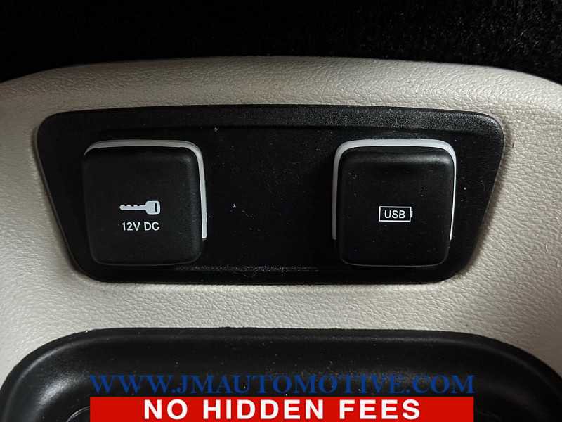 Used 2018 Chrysler Pacifica Touring Plus FWD image 42