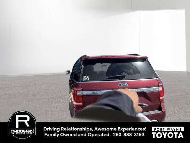 Used 2019 Ford Expedition XLT w/ Equipment Group 201A AWD/4WD image 7