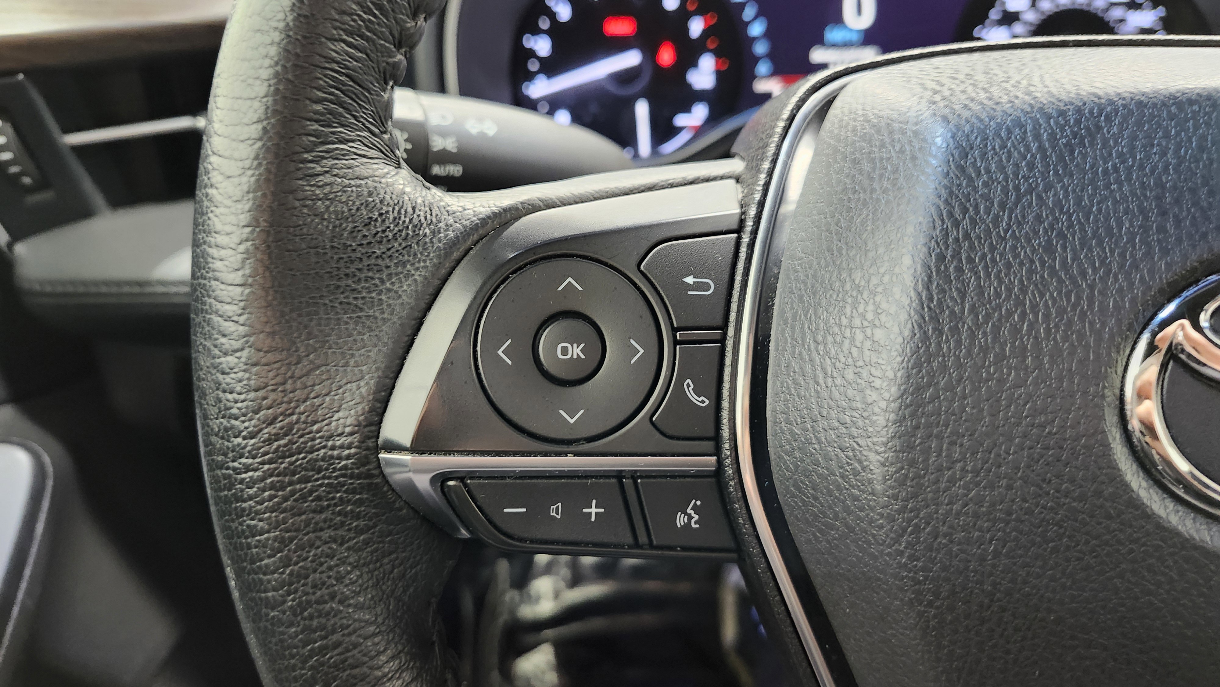 Used 2022 Toyota Avalon XLE image 34