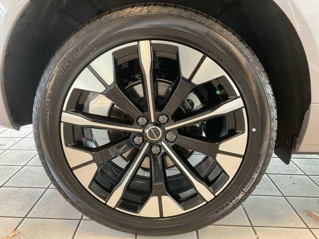 New 2026 Volvo XC60 B5 Plus w/ Protection Package Premier image 16